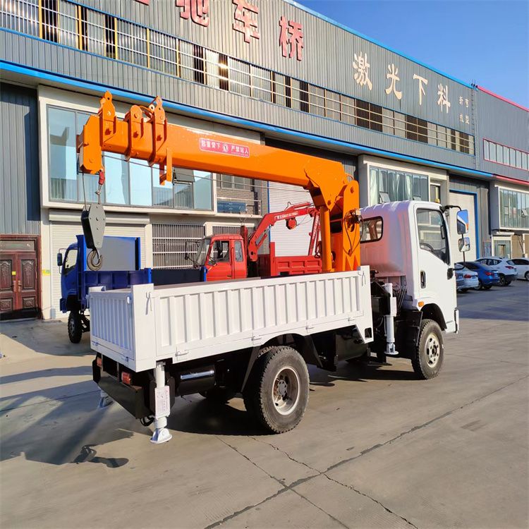 云浮市三轮随车吊定制 农用改装机自备吊中瑞长期出售